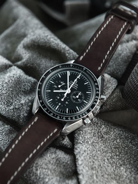 omega speedmaster professional leather strap size|speedmaster watch band.